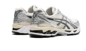 ASICS 4