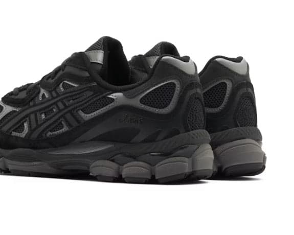ASICS 4