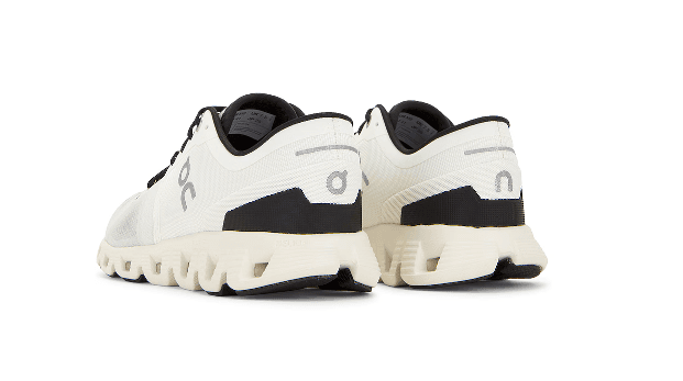 ON Cloud | White 3