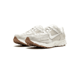 Nike Zoom Vomero 5 Light Bone 4
