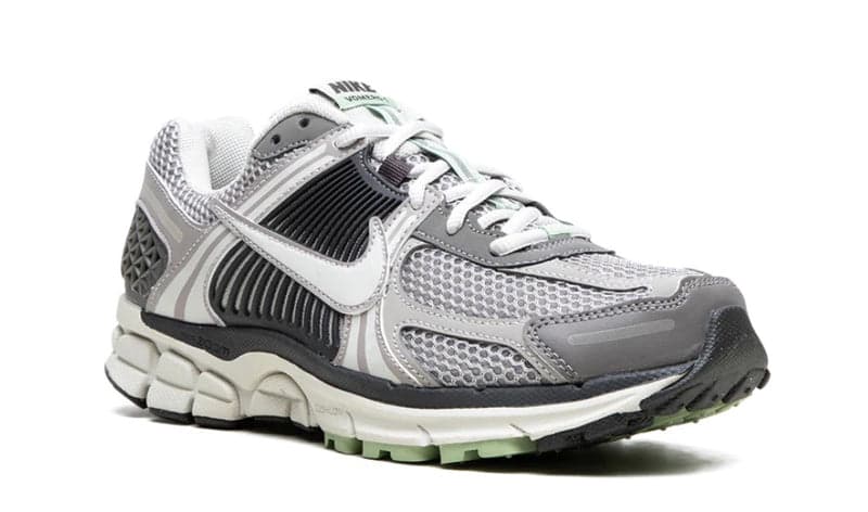 Nike Zoom Vomero 5 Photon Dust Black 3